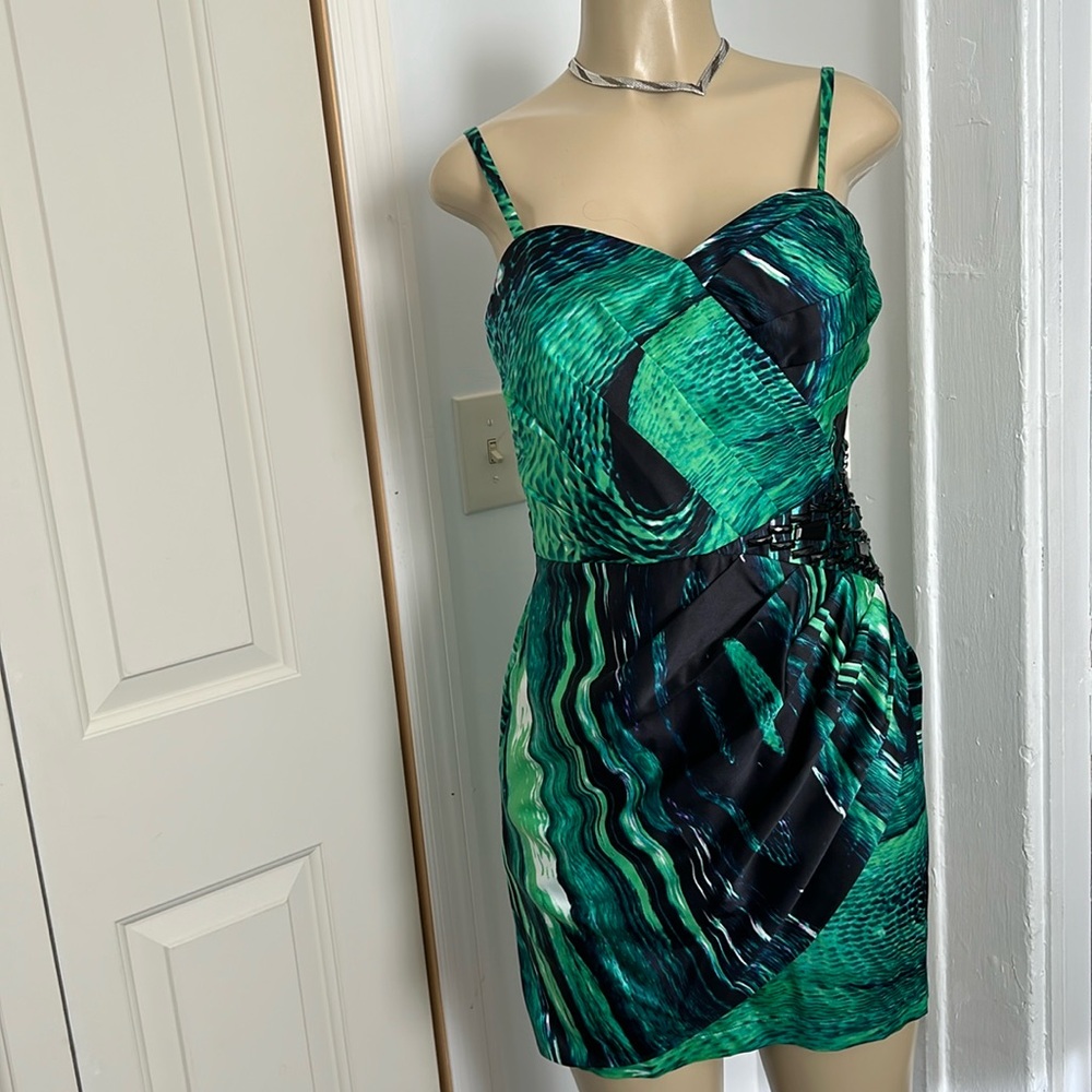 LIPSY. GREEN MIRAGE PRINT DRESS